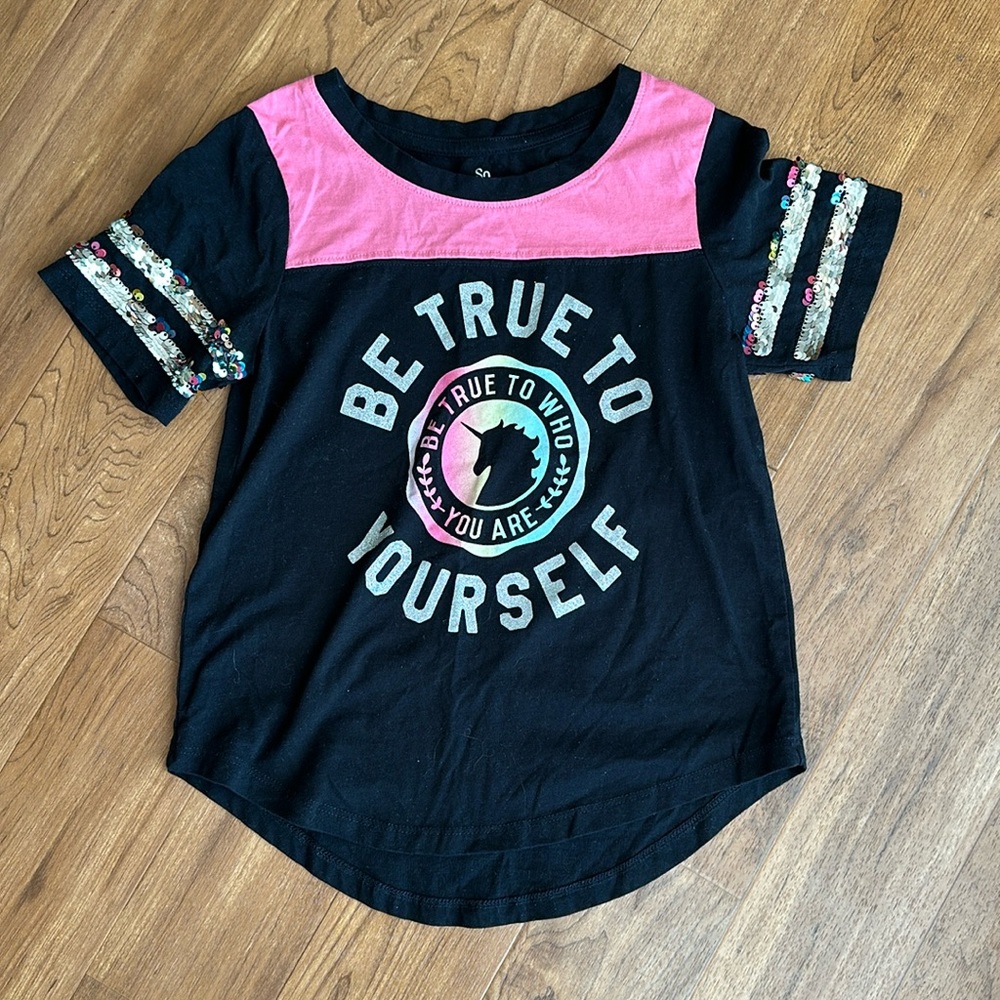 SO Girl Tee Size S (7) Sequin On Sleeves